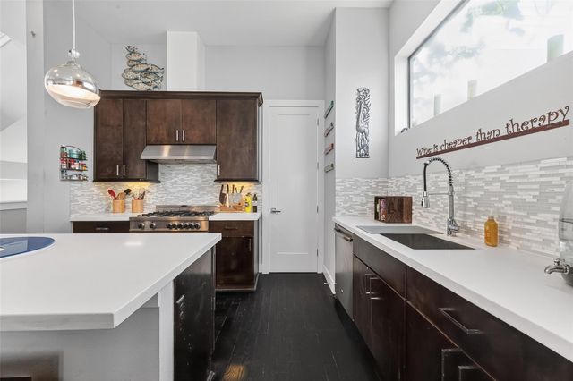 606 Pacific Street, Houston, TX 77006