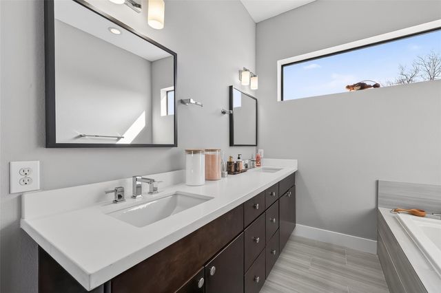 606 Pacific Street, Houston, TX 77006