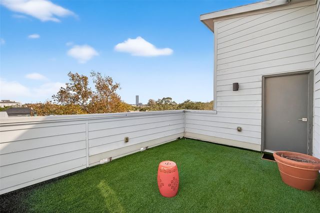 606 Pacific Street, Houston, TX 77006