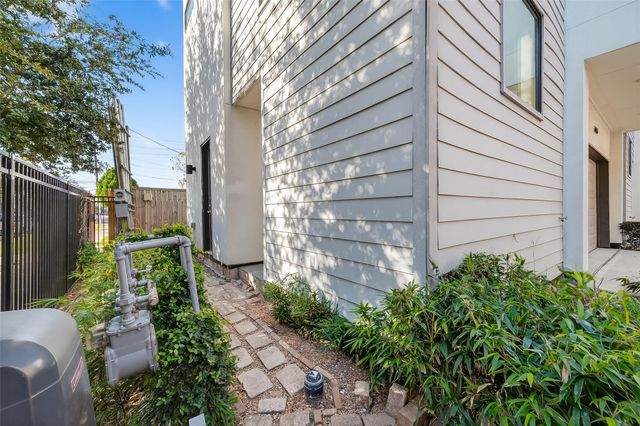 606 Pacific Street, Houston, TX 77006
