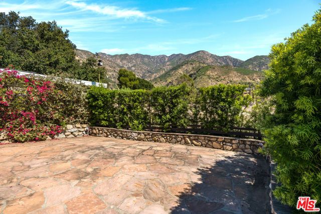 3172 Rubio Canyon Road, Altadena, CA 91001