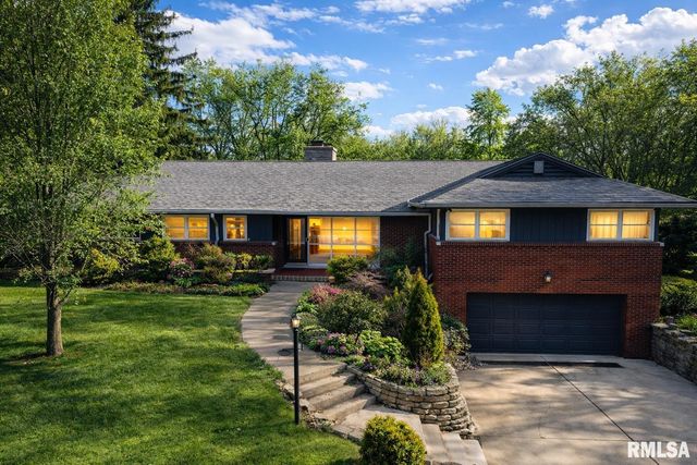 4036 N BROOKMONT Road, Peoria, IL 61614