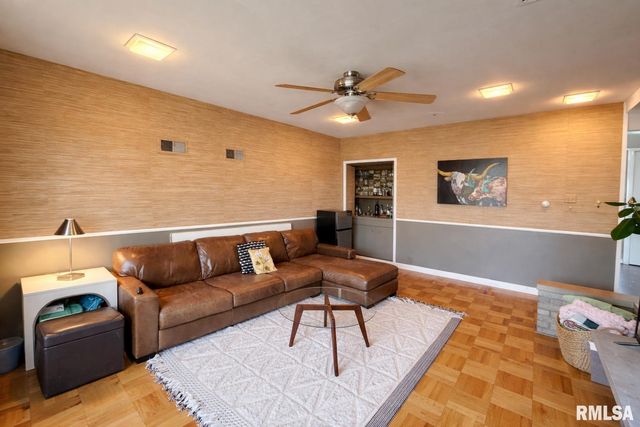 4036 N BROOKMONT Road, Peoria, IL 61614