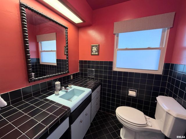 4036 N BROOKMONT Road, Peoria, IL 61614