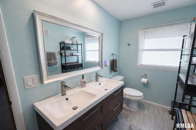 4036 N BROOKMONT Road, Peoria, IL 61614