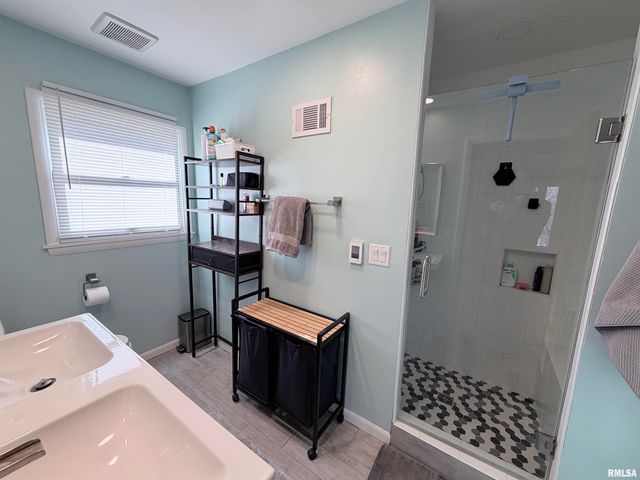 4036 N BROOKMONT Road, Peoria, IL 61614