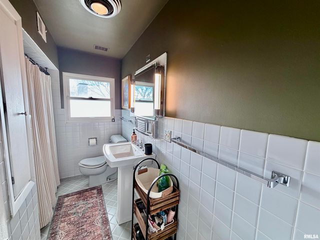 4036 N BROOKMONT Road, Peoria, IL 61614