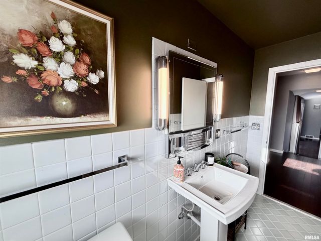 4036 N BROOKMONT Road, Peoria, IL 61614