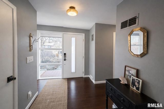 4036 N BROOKMONT Road, Peoria, IL 61614