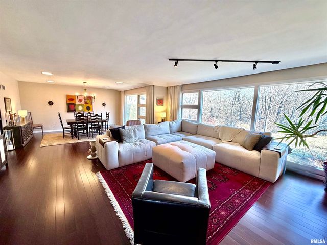 4036 N BROOKMONT Road, Peoria, IL 61614