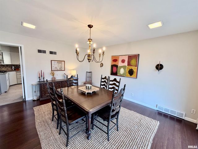 4036 N BROOKMONT Road, Peoria, IL 61614