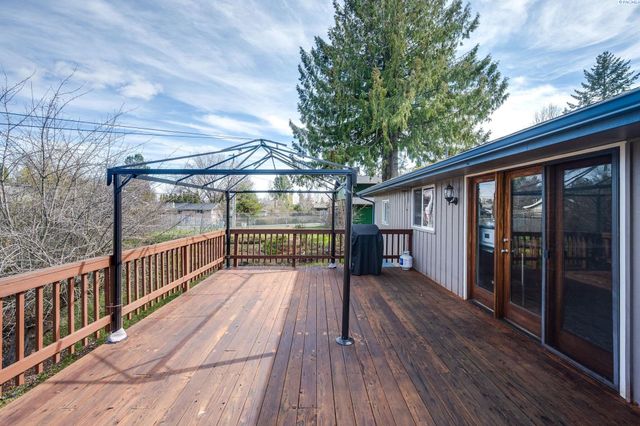 1810 NW Deane Street, Pullman, WA 99163