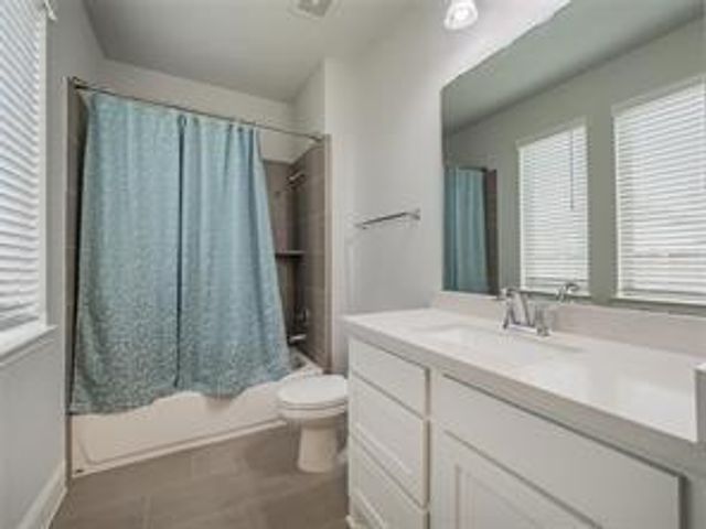 3703 Canyon Drive, Iowa Colony, TX 77583