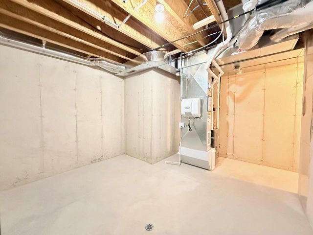 Unit 11 Deer Hollow Court, Deforest, WI 53532