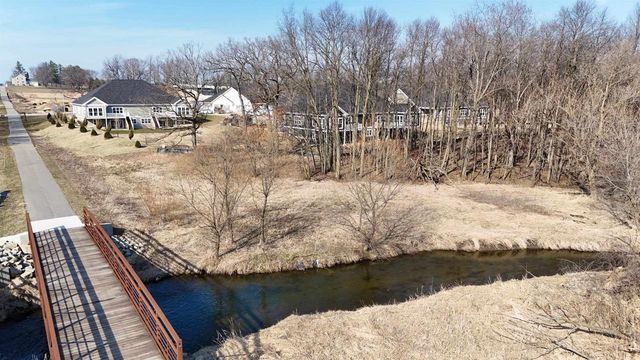Unit 11 Deer Hollow Court, Deforest, WI 53532