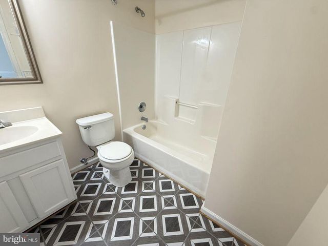301 SUTTON CT, Winchester, VA 22601