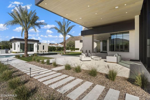 6528 N 60TH Street, Paradise Valley, AZ 85253