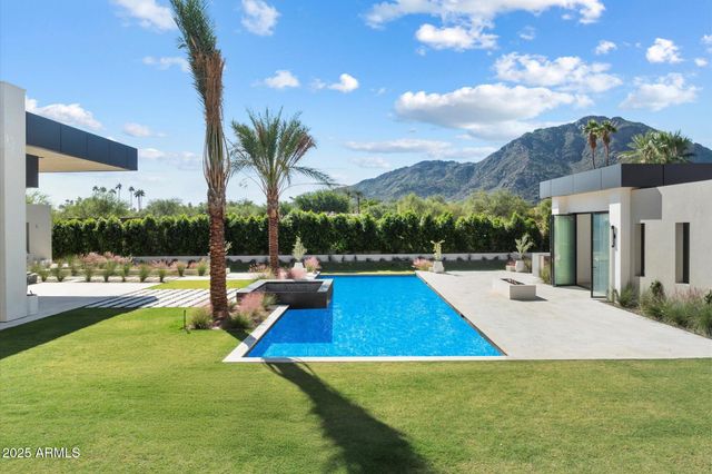 6528 N 60TH Street, Paradise Valley, AZ 85253