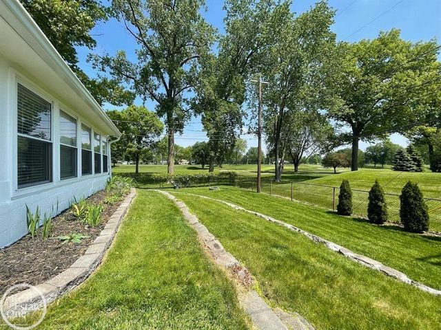 1944 Brookwood Avenue, Royal Oak, MI 48073