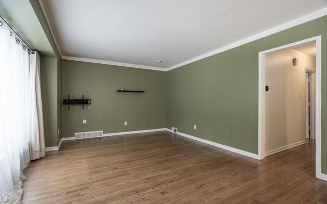 1944 Brookwood Avenue, Royal Oak, MI 48073