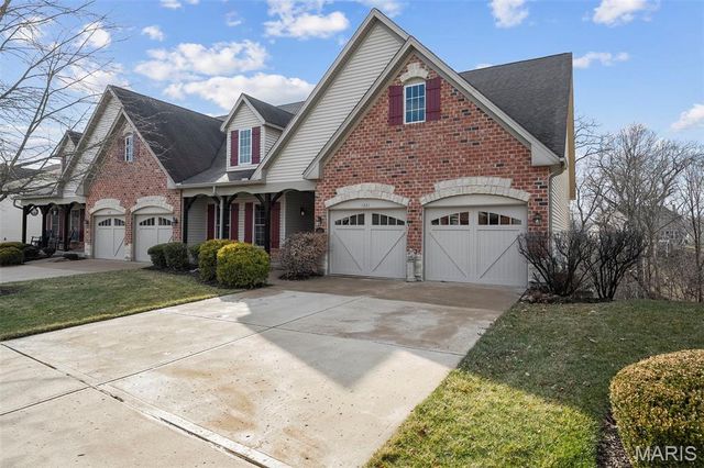 1221 Silver Fern Drive, Lake St Louis, MO 63367
