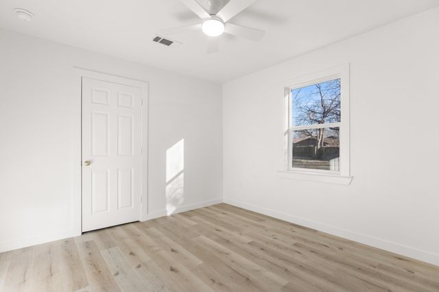 122 Brewster Street, Robinson, TX 76706