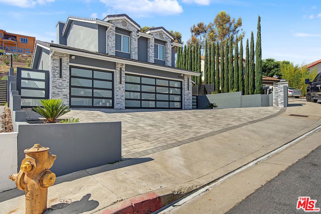 13039 Garris Avenue, Granada Hills, CA 91344 — photo 2