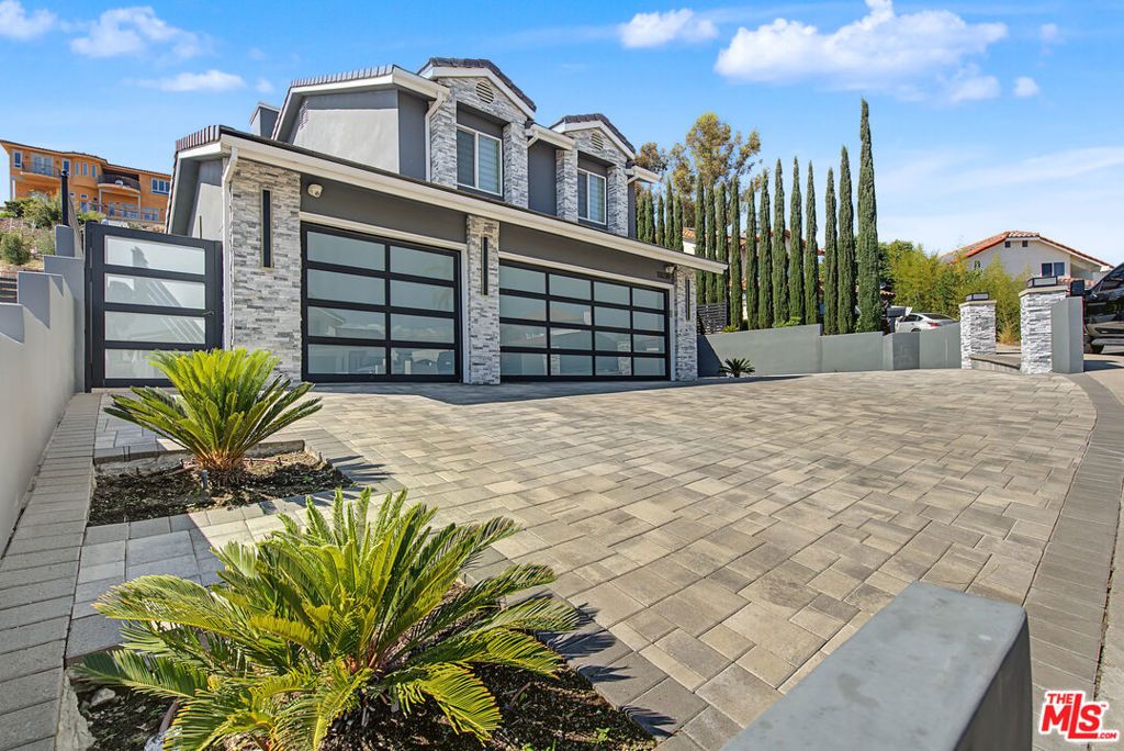 13039 Garris Avenue, Granada Hills, CA 91344 — photo 3