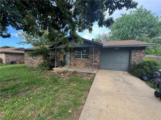 1303 White Road, Springdale, AR 72762