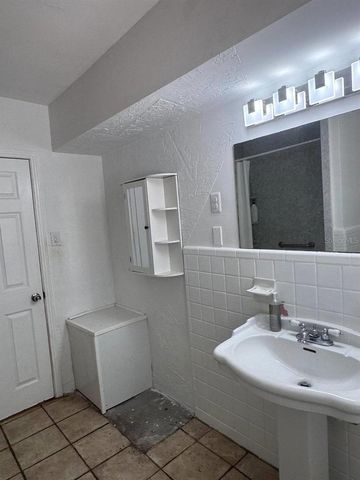 210 BAKER AVENUE, Clearwater, FL 33755
