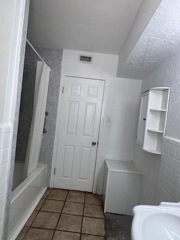 210 BAKER AVENUE, Clearwater, FL 33755