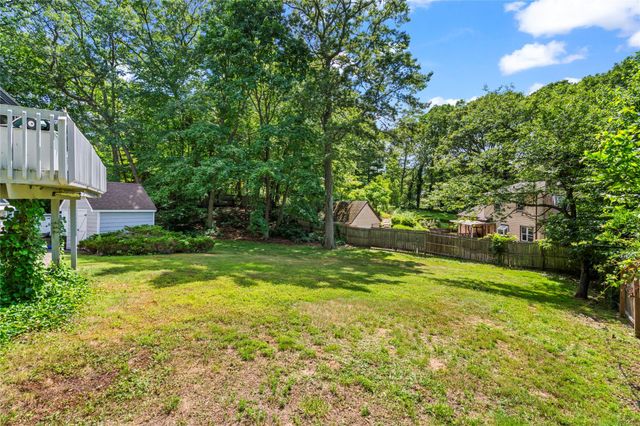 22 Glenview Avenue, Northport, NY 11768