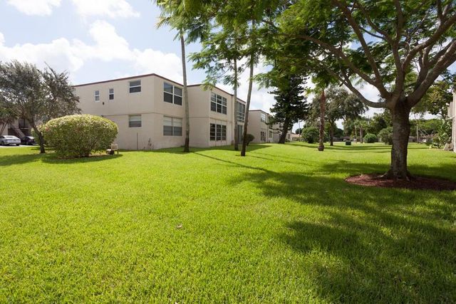 8 Willowbrook Lane 208, Delray Beach, FL 33446