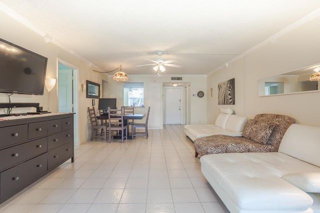 8 Willowbrook Lane 208, Delray Beach, FL 33446