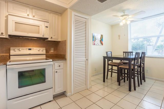 8 Willowbrook Lane 208, Delray Beach, FL 33446