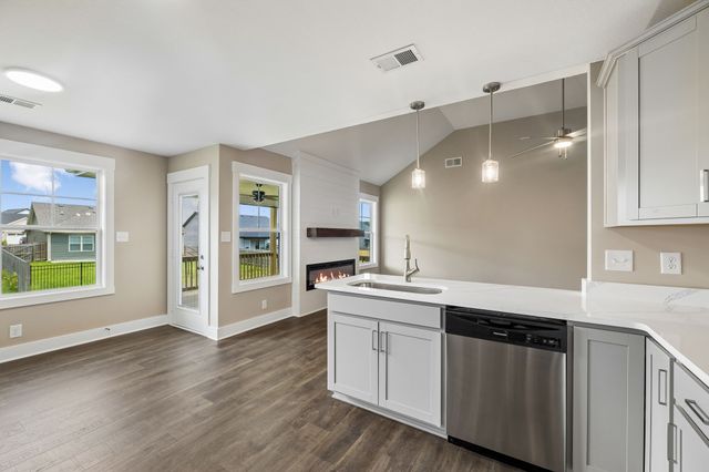 249 Billy Goat Ct, Clarksville, TN 37040