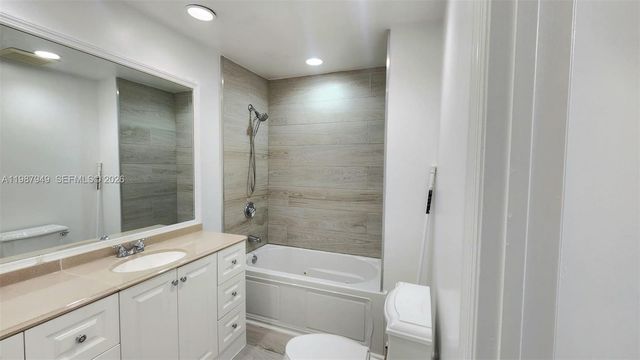 841 NW 81st Ave 8, Plantation, FL 33324