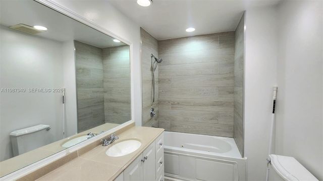 841 NW 81st Ave 8, Plantation, FL 33324