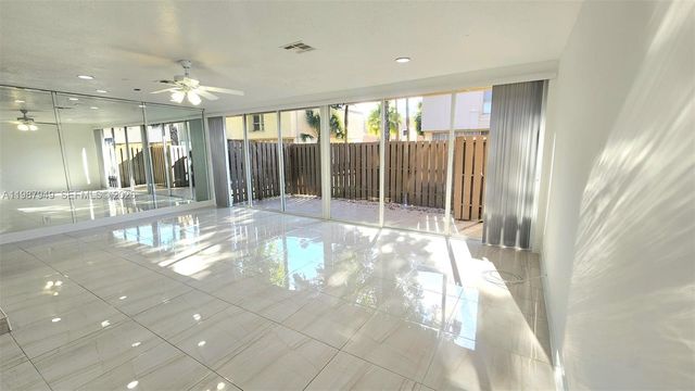 841 NW 81st Ave 8, Plantation, FL 33324