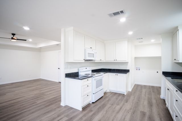 1333 E Palestine, Mexia, TX 76667