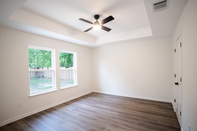 1333 E Palestine, Mexia, TX 76667