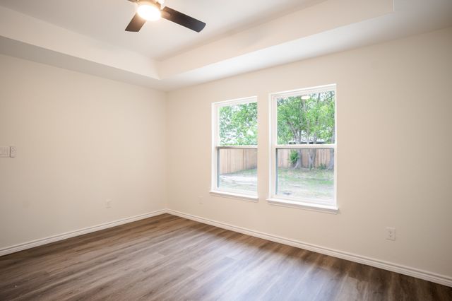 1333 E Palestine, Mexia, TX 76667