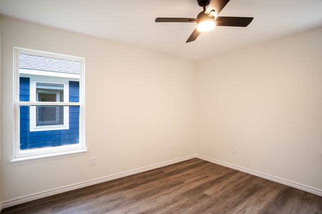 1333 E Palestine, Mexia, TX 76667