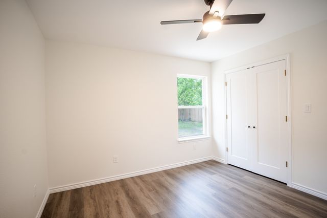 1333 E Palestine, Mexia, TX 76667