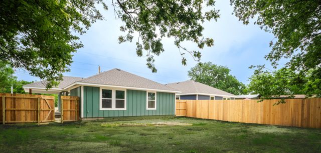 1333 E Palestine, Mexia, TX 76667