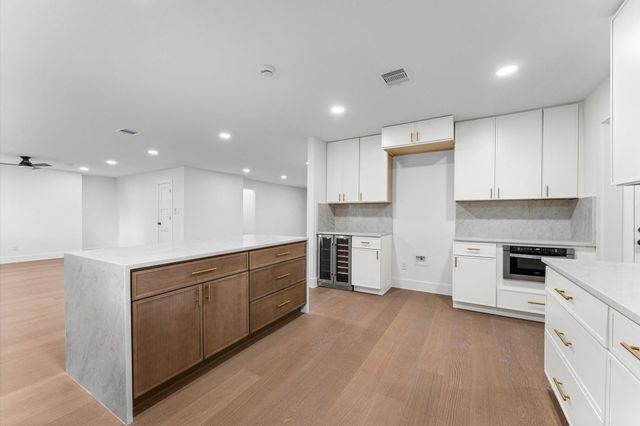5438 Wigton Drive, Houston, TX 77096