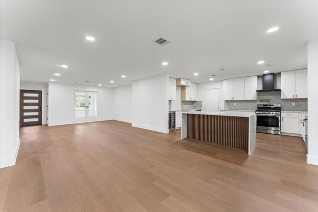 5438 Wigton Drive, Houston, TX 77096