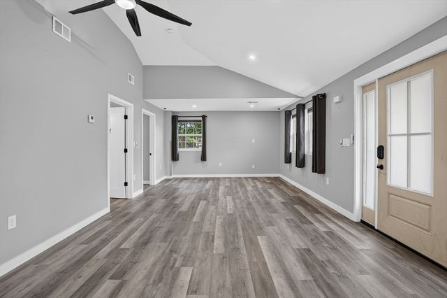 165 Garfield Ave, Chelsea, MA 02150