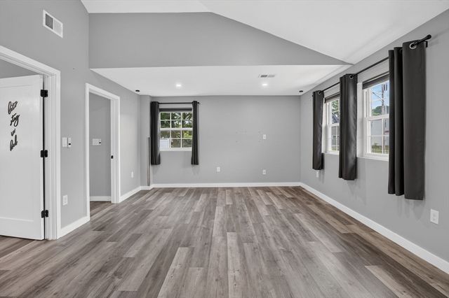 165 Garfield Ave, Chelsea, MA 02150
