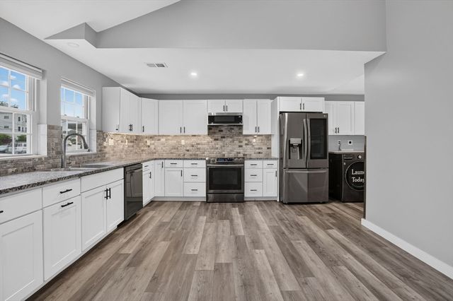 165 Garfield Ave, Chelsea, MA 02150